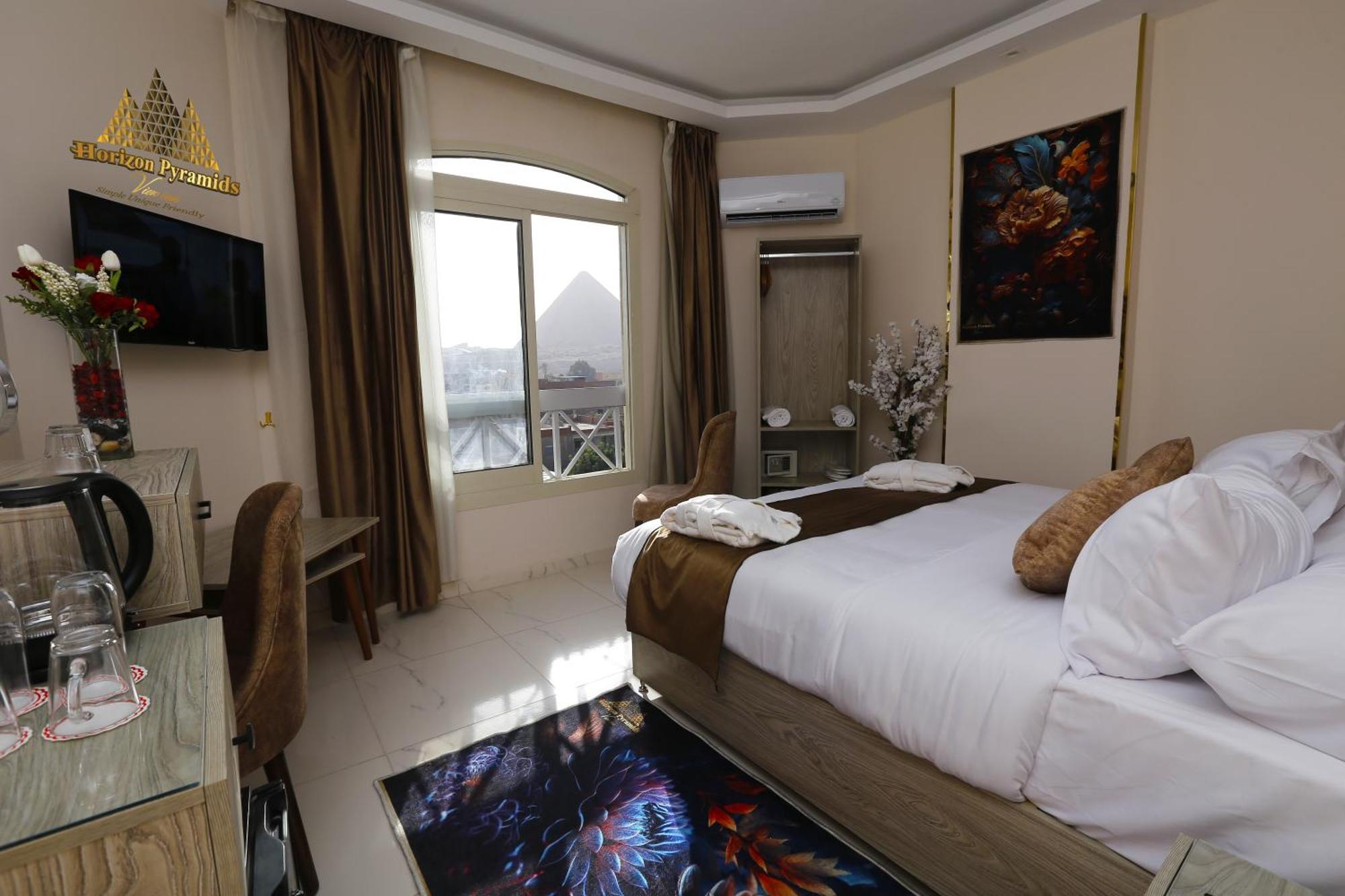 Horizon Pyramids View Inn Kafrat al Jabal Bagian luar foto