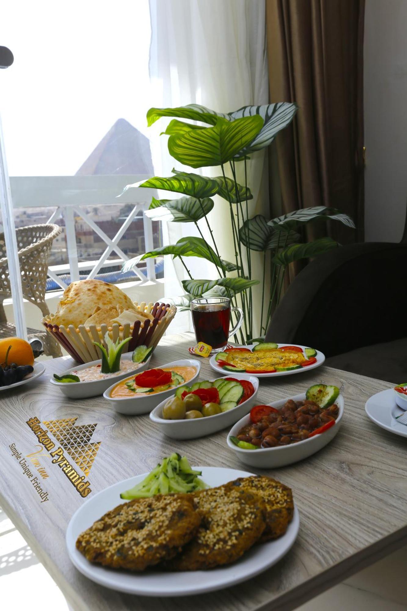 Horizon Pyramids View Inn Kafrat al Jabal Bagian luar foto