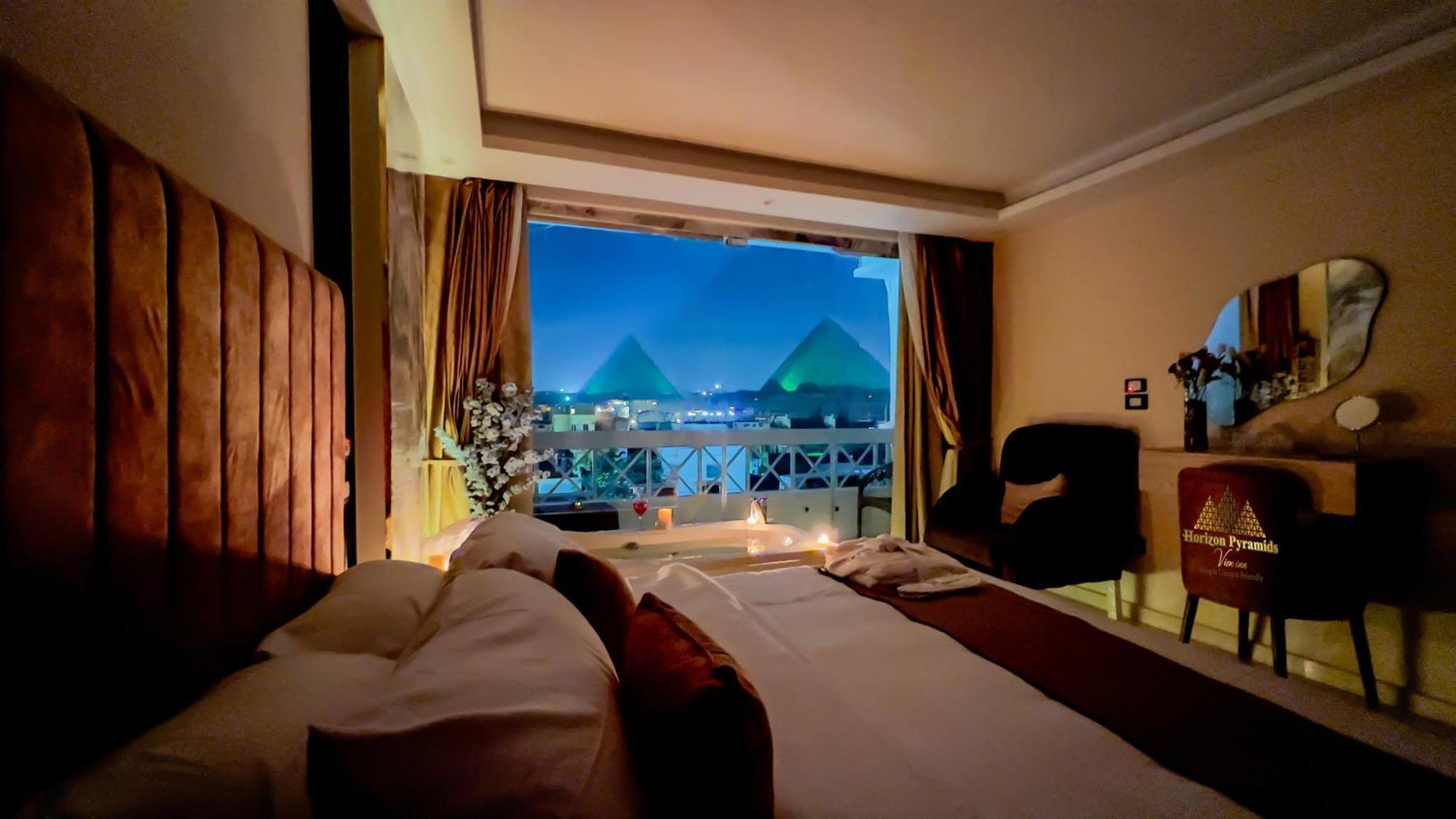 Horizon Pyramids View Inn Kafrat al Jabal Bagian luar foto